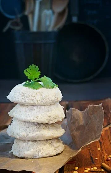  Idli: A Soft and Savory Journey from Ancient Origins to Modern Delights