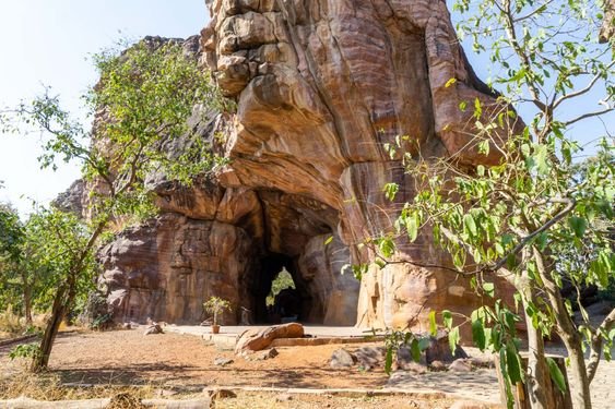  Bhimbetka Rock Shelters: A adventure via Prehistoric India