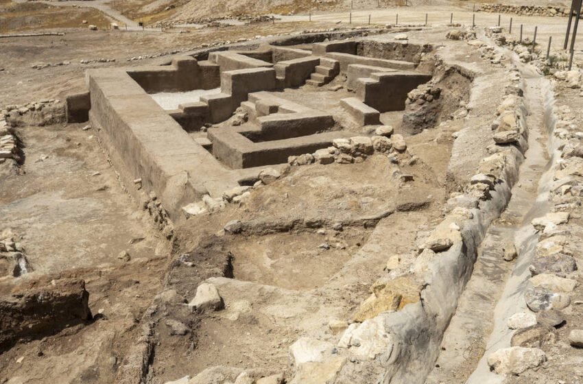  Divulging the Secrets of Tell es-Ruler: The Old City of Jericho