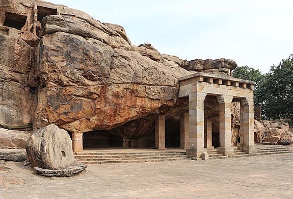  Carved in Time: The Majestic History of Udayagiri & Khandagiri Caves