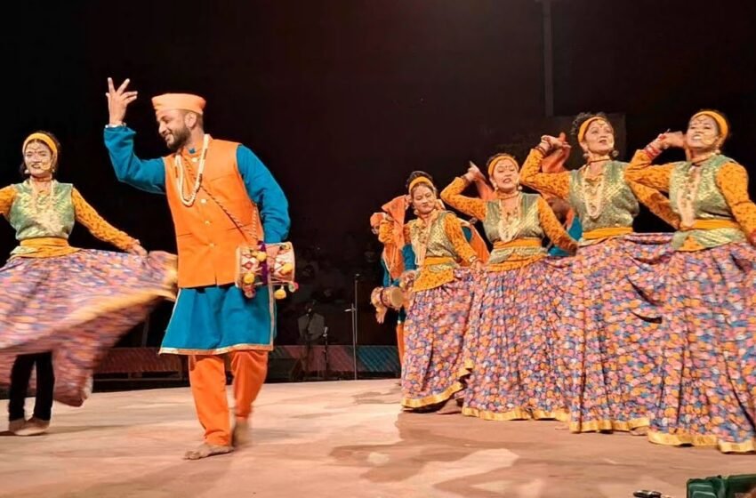  Chhapeli Dance: A Celebration of Love and Culture in Uttarakhand