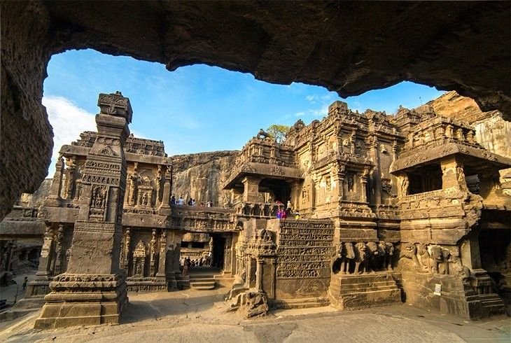  Ajanta Caves: A Timeless Testament to Buddhist Culture and Architecture