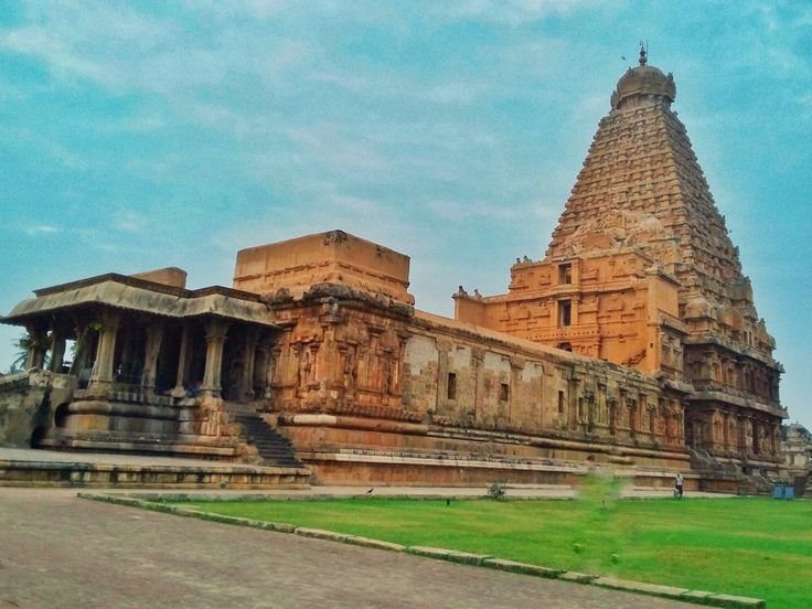  Brihadeeswara Temple: The Eternal Marvel of Chola Architecture