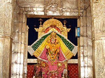  Chamba Devi: The Divine Protector and Icon of Devotion