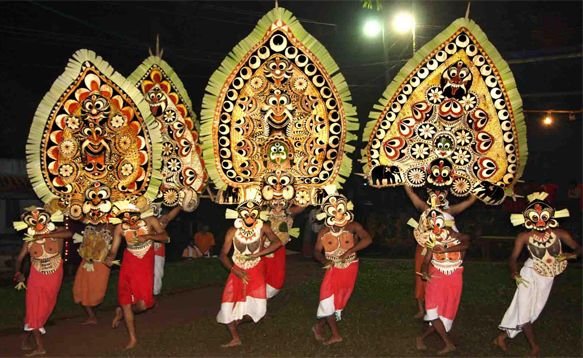  Padayani (Kerala): A Sacred Ritual Dance Honoring Goddess Bhadrakali