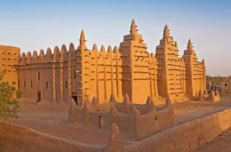 Beyond the Myth of Remoteness: Timbuktu as a Knowledge Society