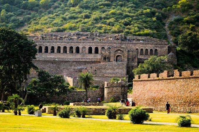  BHANGARH: WHERE SILENCE WHISPERS WITHIN WALLS